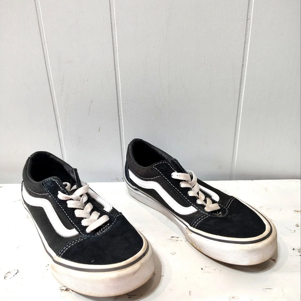 Vans Old Skool Black & White Leather Sneakers‎ Boys Size 3 Youth